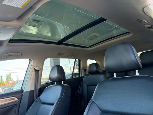 Used 2021 Volkswagen Atlas SE w/ Panoramic Sunroof Package FWD image 31