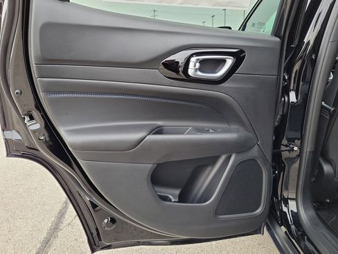 New 2026 Jeep Compass Limited image 10