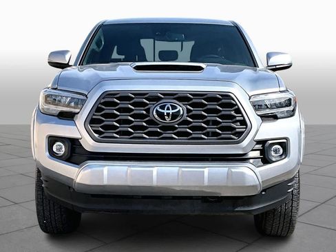 Used 2022 Toyota Tacoma TRD Sport w/ Technology Package image 6