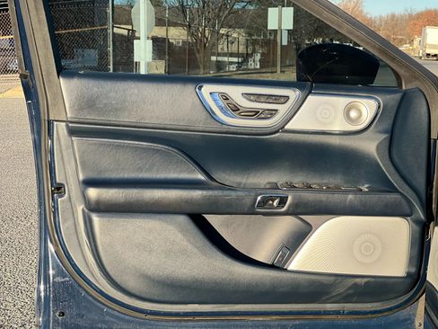 Used 2017 Lincoln Continental Black Label w/ Rear-seat Package image 12