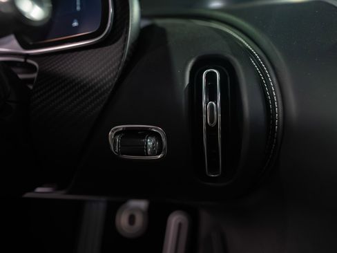 Used 2018 Bugatti Chiron image 26