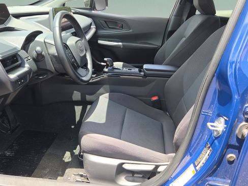 Used 2024 Toyota Prius LE FWD image 9