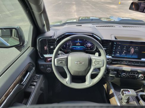 Used 2026 Chevrolet Silverado 1500 LT Trail Boss w/ Convenience Package II image 18