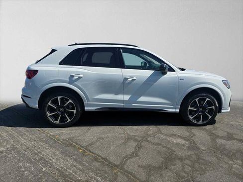 Used 2025 Audi Q3 2.0T Premium Plus w/ Premium Plus Package AWD/4WD image 2
