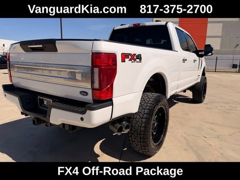 Used 2022 Ford F250 Platinum w/ FX4 Off-Road Package AWD/4WD image 4