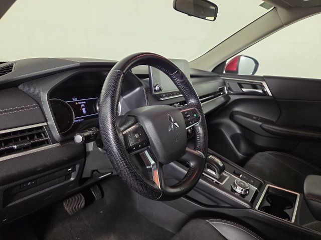 Used 2024 Mitsubishi Outlander SE AWD/4WD image 17