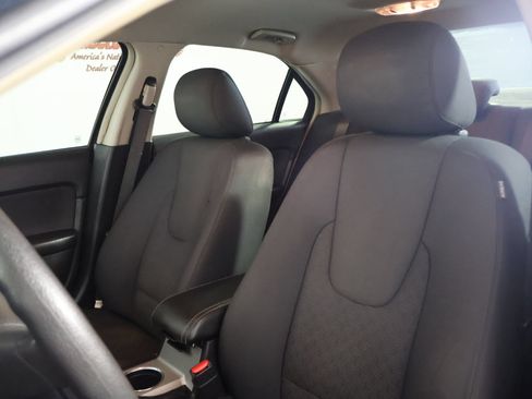 Used 2011 Ford Fusion SE FWD image 26