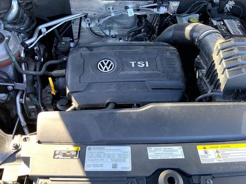 Used 2023 Volkswagen Atlas Cross Sport SE image 33