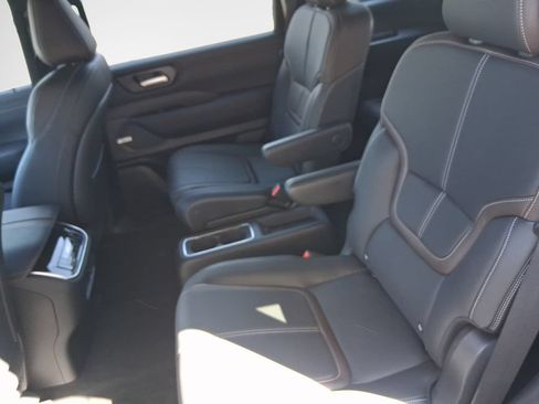 Used 2026 Nissan Armada SL w/ Captain's Chari Seat Package RWD image 24