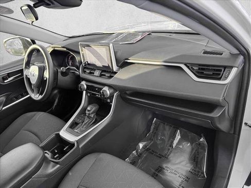 Used 2024 Toyota RAV4 XLE image 20