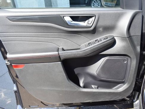 Used 2023 Ford Escape ST-Line AWD/4WD image 17