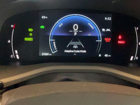 Used 2025 Toyota Camry SE FWD image 10