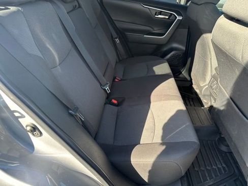 Used 2022 Toyota RAV4 XLE AWD/4WD image 26