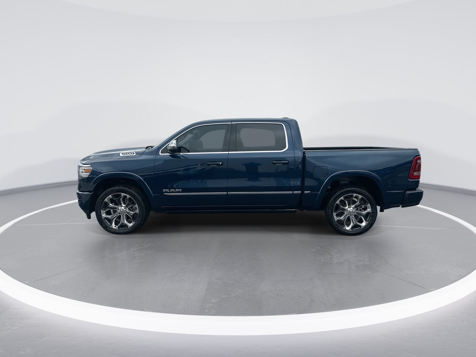 Used 2023 RAM 1500 Limited AWD/4WD image 6
