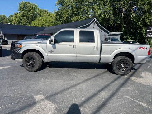 Used 2014 Ford F250 Lariat w/ Lariat Interior Package image 10