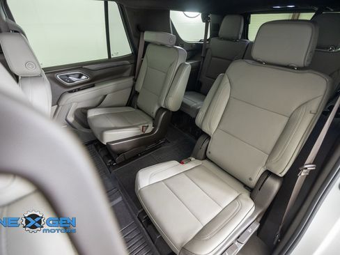 Used 2023 GMC Yukon SLT AWD/4WD image 30