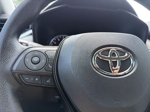 Certified 2022 Toyota RAV4 XLE FWD image 9