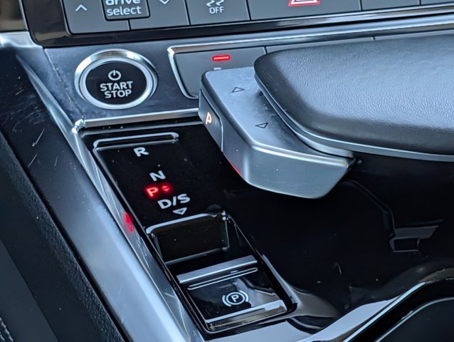 Used 2023 Audi e-tron Premium AWD/4WD image 12