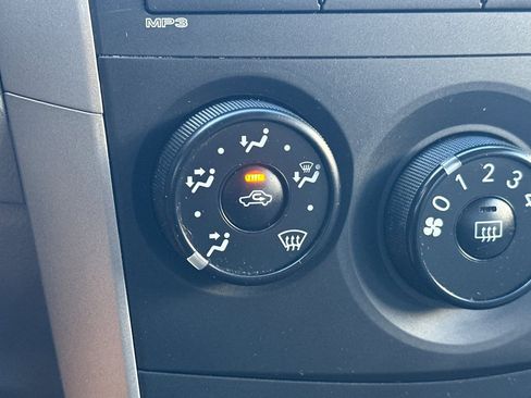 Used 2009 Toyota Corolla LE FWD image 27