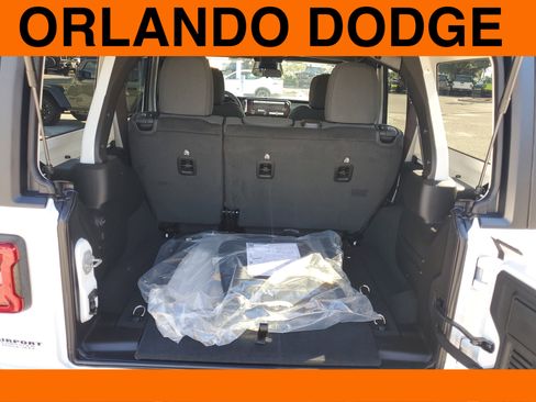 Used 2026 Jeep Wrangler Sport S image 6