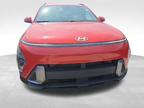 Used 2025 Hyundai Kona SEL FWD image 2