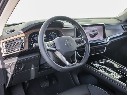 New 2026 Volkswagen Atlas SE FWD image 6