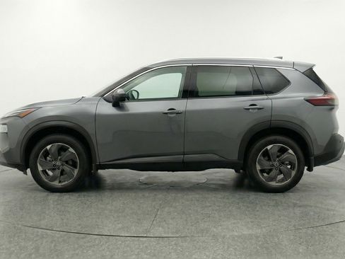 Used 2025 Nissan Rogue SV image 5