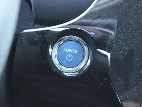 Used 2022 Toyota Prius L Eco image 20