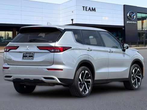 Used 2024 Mitsubishi Outlander SE AWD/4WD image 4