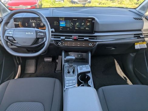 New 2026 Kia Sportage LX w/ LX Convenience Package FWD image 16