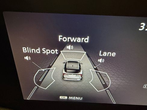 Used 2025 Nissan Kicks SV w/ Charging Package FWD image 35