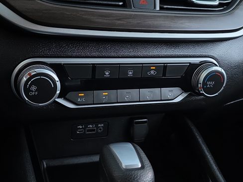 Used 2024 Nissan Altima 2.5 SV image 20