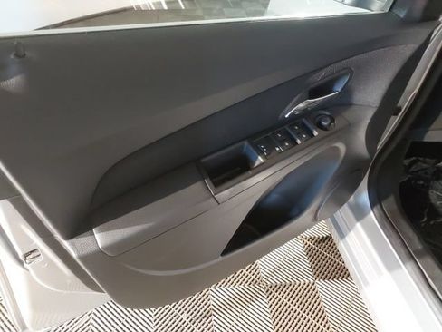 Used 2015 Chevrolet Cruze LT FWD image 15
