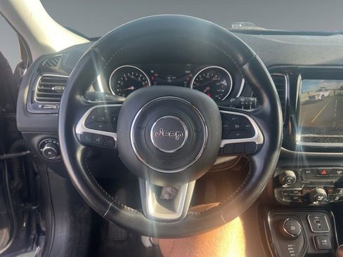 Used 2020 Jeep Compass Limited image 12