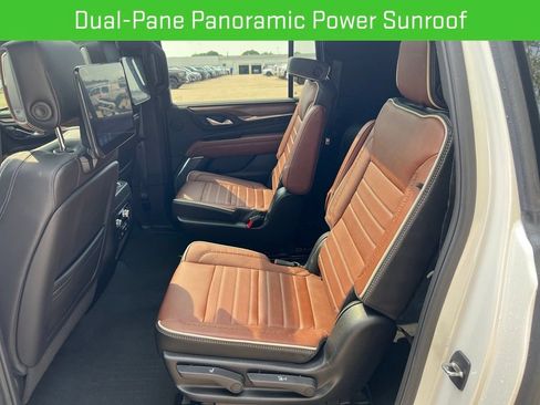 Used 2024 GMC Yukon XL Denali Ultimate AWD/4WD image 32