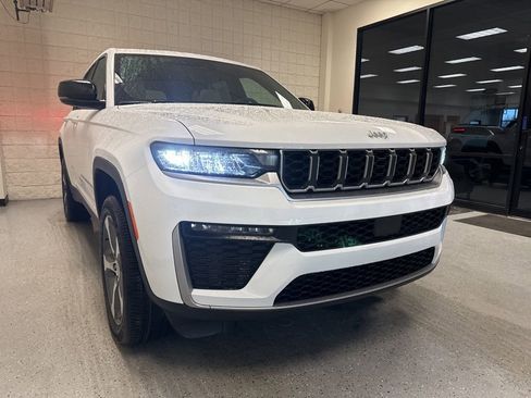New 2026 Jeep Grand Cherokee Limited AWD/4WD image 8