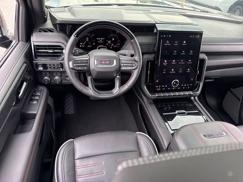 Used 2026 GMC Yukon AT4 Ultimate w/ LPO, Illumination Package AWD/4WD image 14