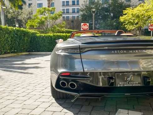 Used 2023 Aston Martin DBS Volante image 23