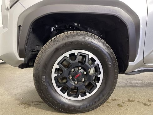 Certified 2025 Toyota Tacoma TRD Off-Road image 11