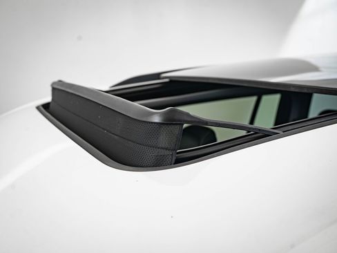 Used 2023 Jeep Grand Cherokee 4WD 4xe image 14