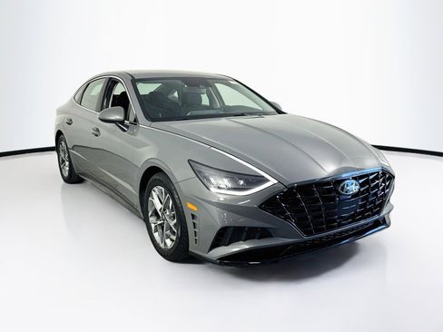 Used 2023 Hyundai Sonata SEL FWD image 3