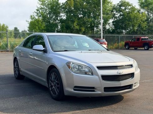 Used 2011 Chevrolet Malibu LT w/ Power Convenience Package FWD image 3