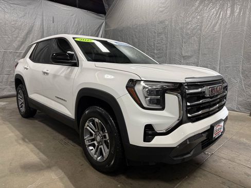 Used 2025 GMC Terrain Elevation AWD/4WD image 1