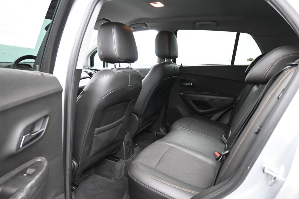 Used 2020 Chevrolet Trax LT w/ LT Convenience Package FWD image 24