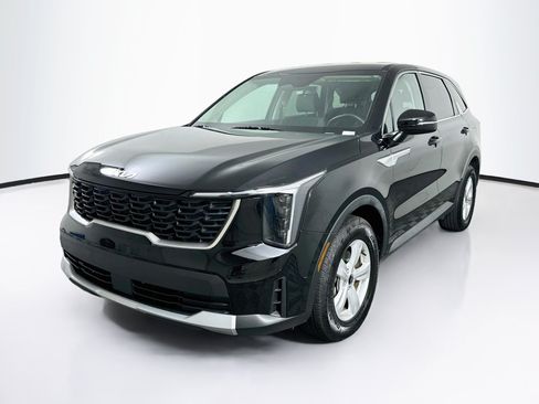 Used 2026 Kia Sorento LX FWD image 3