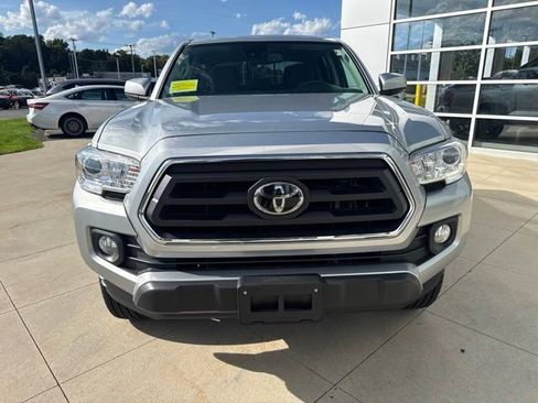 Used 2023 Toyota Tacoma SR5 AWD/4WD image 2