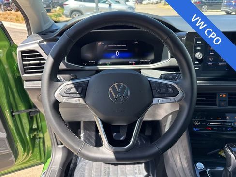 Used 2025 Volkswagen Taos SE AWD/4WD image 14