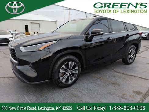 Used 2022 Toyota Highlander XLE FWD image 1
