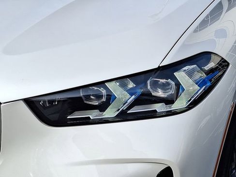 Used 2024 BMW X5 xDrive40i w/ Premium Package image 9