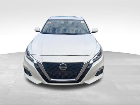 Used 2019 Nissan Altima 2.5 Platinum AWD/4WD image 2